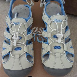 NIB Bass H20 Blue Destin Shoes, size 9 1/2, Active Draining System